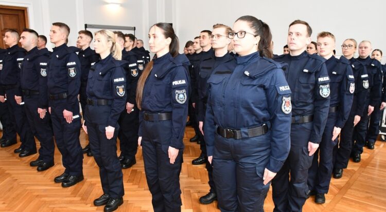 Szeregi podkarpackiej policji zasiliło 46 nowych funkcjonariuszy (zdjęcia)