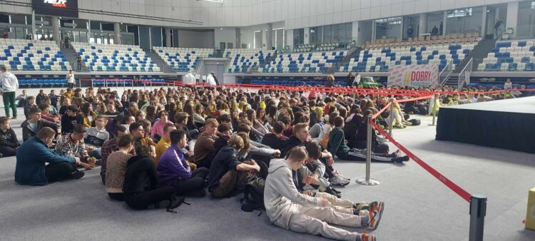 W Mielcu zaprezentowano uczniom program edukacyjny „Akcja – RELacja! HEJT MMA”