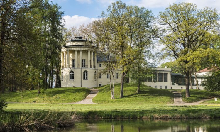 Muzeum Dzieduszyckich wzbogaciło się o cenny album autorstwa hr. z Dzieduszyckich Morskiej