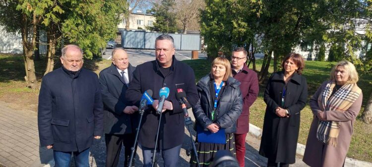 Na terenie stalowowolskiego szpitala powstanie baza dla karetek 1 - Polskie Radio Rzeszów Na terenie stalowowolskiego szpitala powstanie baza dla karetek