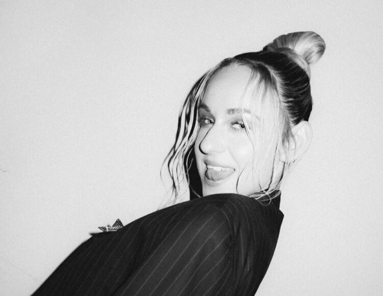 Kolejna polska wokalistka z najnowszym albumem – Paula Roma