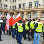 Protest rolników przed urzędem wojewódzkim w Rzeszowie 2 - Polskie Radio Rzeszów Protest rolników przed urzędem wojewódzkim w Rzeszowie - Polskie Radio Rzeszów