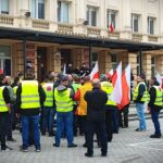 Protest rolników przed urzędem wojewódzkim w Rzeszowie 4 - Polskie Radio Rzeszów Protest rolników przed urzędem wojewódzkim w Rzeszowie - Polskie Radio Rzeszów