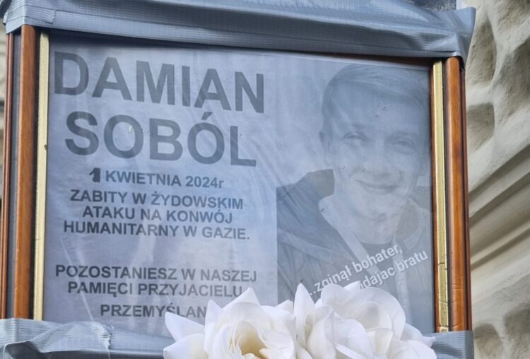 Przyjaciele i znajomi pożegnają Damiana Sobóla 1 - Polskie Radio Rzeszów Przyjaciele i znajomi pożegnają Damiana Sobóla