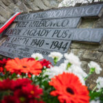 Przyjechali na Górę Śmierci oddać hołd ofiarom obozu (fotogaleria) 3 - Polskie Radio Rzeszów Przyjechali na Górę Śmierci oddać hołd ofiarom obozu (fotogaleria) - Polskie Radio Rzeszów