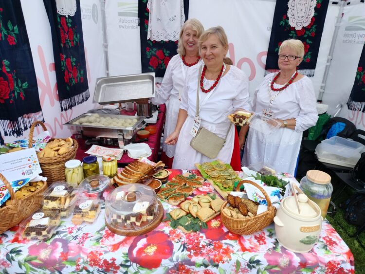 Zdrowa i smaczna żywność na "Podkarpackim Bazarku" 1 - Polskie Radio Rzeszów Zdrowa i smaczna żywność na „Podkarpackim Bazarku”