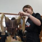 20- lecie kształcenia fryzjerów w Zespole Szkół ZDZ 5 - Polskie Radio Rzeszów 20- lecie kształcenia fryzjerów w Zespole Szkół ZDZ - Polskie Radio Rzeszów