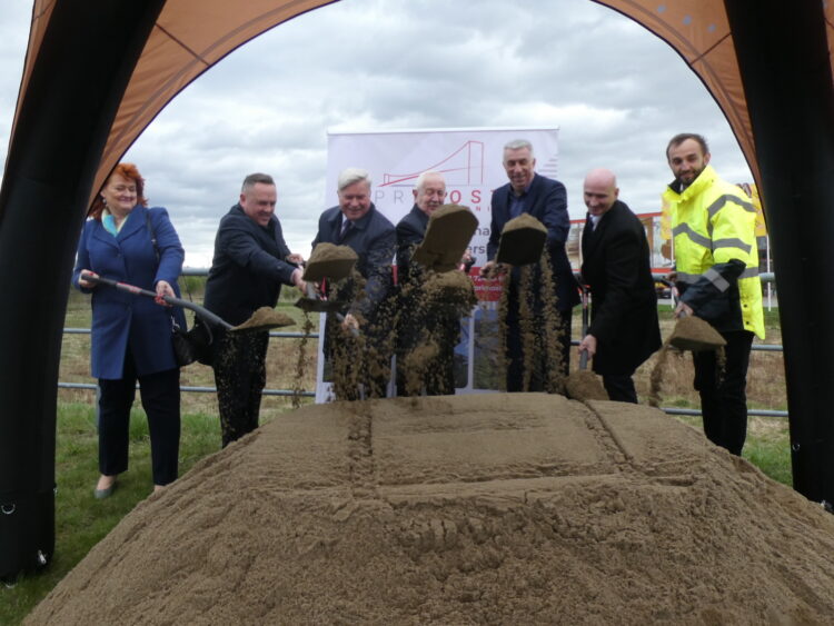 W Krośnie ruszyła budowa 700-metrowej drogi