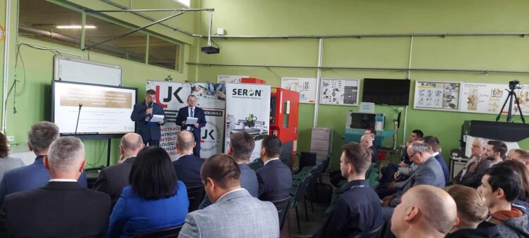 Konferencja naukowo-techniczna „Mechatronika w przemyśle i edukacji” w Gorzycach