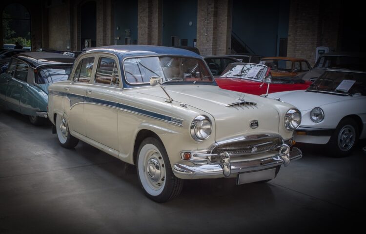 Mistrzostwa zabytkowych aut w Stalowej Woli