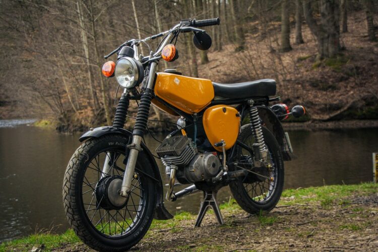 Podmienił tablice rejestracyjne. Nie miał polisy OC i badania technicznego 1 - Polskie Radio Rzeszów Podmienił tablice rejestracyjne. Nie miał polisy OC i badania technicznego