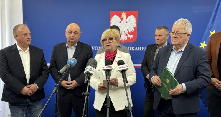 Minister rolnictwa i wojewoda podkarpacki spotkali się z rolnikami