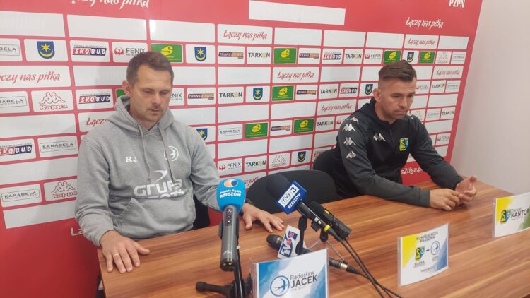 Piłka nożna. Siarka Tarnobrzeg – Unia Tarnów