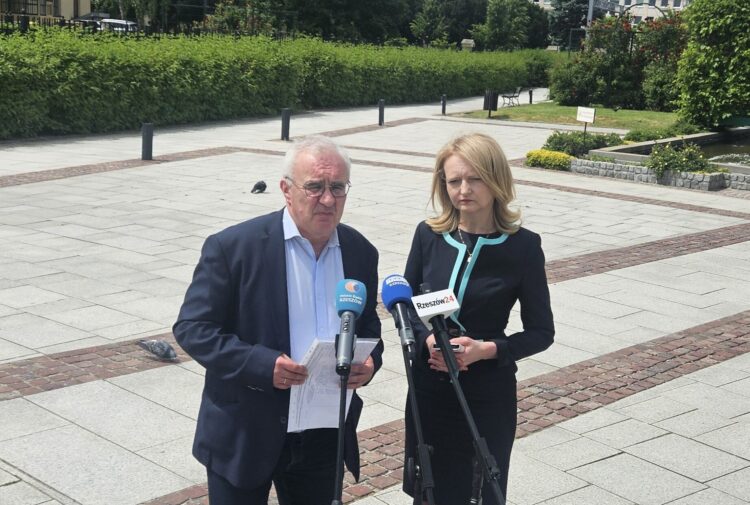 Bezpartyjni Samorządowcy o spalarniach śmieci i gospodarce odpadami