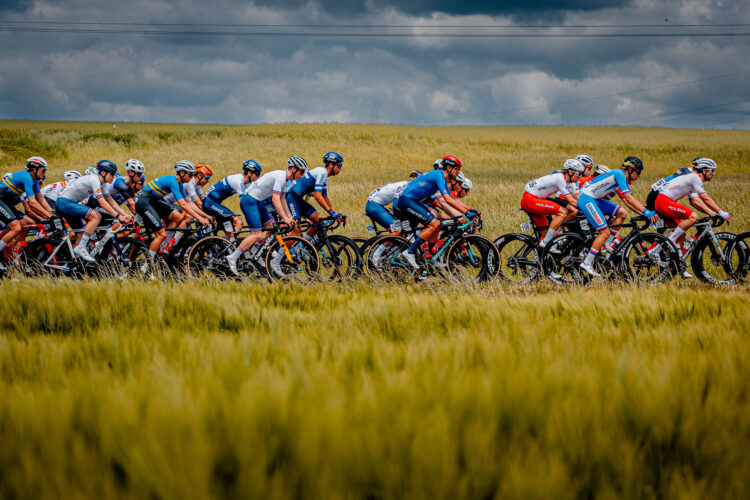 Kolejne górskie wyzwanie w ORLEN Wyścigu Narodów. Dziś wspinaczka pod Szczyrbskie Jezioro