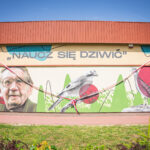 Portret ks. Twardowskiego na murach rzeszowskiej szkoły (zdjęcia) 2 - Polskie Radio Rzeszów Portret ks. Twardowskiego na murach rzeszowskiej szkoły (zdjęcia) - Polskie Radio Rzeszów