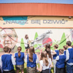 Portret ks. Twardowskiego na murach rzeszowskiej szkoły (zdjęcia) 9 - Polskie Radio Rzeszów Portret ks. Twardowskiego na murach rzeszowskiej szkoły (zdjęcia) - Polskie Radio Rzeszów