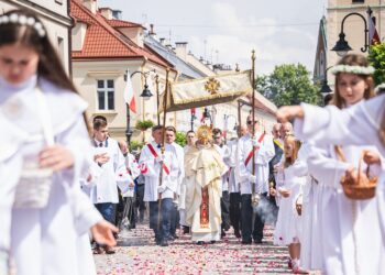 Procesja Bożego Ciała w&nbsp;Rzeszowie (zdjęcia, relacja)