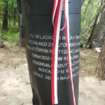 Pomnik przypominający o zrzutach w Żołyni 6 - Polskie Radio Rzeszów Pomnik przypominający o zrzutach w Żołyni - Polskie Radio Rzeszów