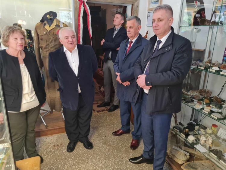 "Pamiątki" - wojenna wędrówka Edwarda Krupy, żołnierza Andersa 1 - Polskie Radio Rzeszów „Pamiątki” – wojenna wędrówka Edwarda Krupy, żołnierza Andersa