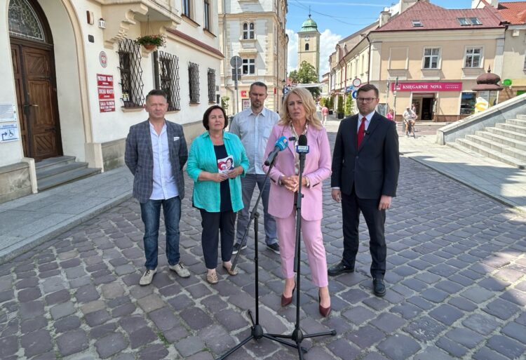 Politycy Koalicji Obywatelskiej o rynku leków w kraju i UE