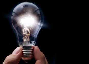 Prezes URE: Rachunki za&nbsp;prąd wzrosną o&nbsp;ok. 30 zł dla przeciętnego gospodarstwa domowego