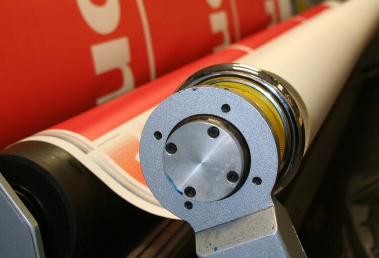 Onet: W tajnym garażu drukowali banery polityków PiS