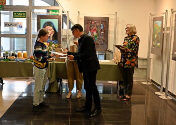 Laureaci konkursu „Malujemy pastelami”