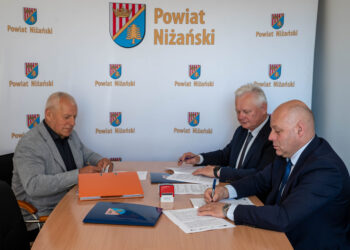 Uczniowie Zespołu Szkół w&nbsp;Jeżowem będą mogli korzystać z&nbsp;windy