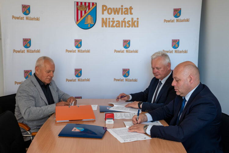 Uczniowie Zespołu Szkół w Jeżowem będą mogli korzystać z windy