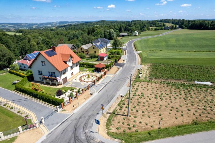 Zakończyły się prace związane z remontem drogi w gminie Ropczyce