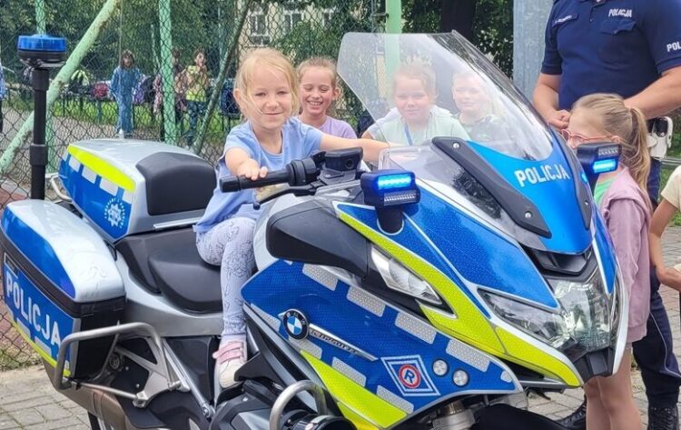 Uczniowie z Tyczyna poznawali zasady bezpieczeństwa w ruchu drogowym