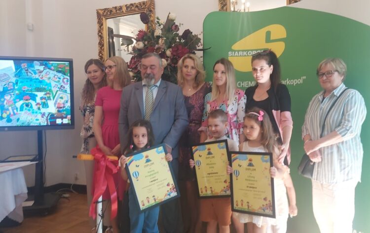 Hanna Przybylska laureatką w konkursie plastycznym "Zdrowo żyj i wodę pij" 1 - Polskie Radio Rzeszów Hanna Przybylska laureatką w konkursie plastycznym „Zdrowo żyj i wodę pij”