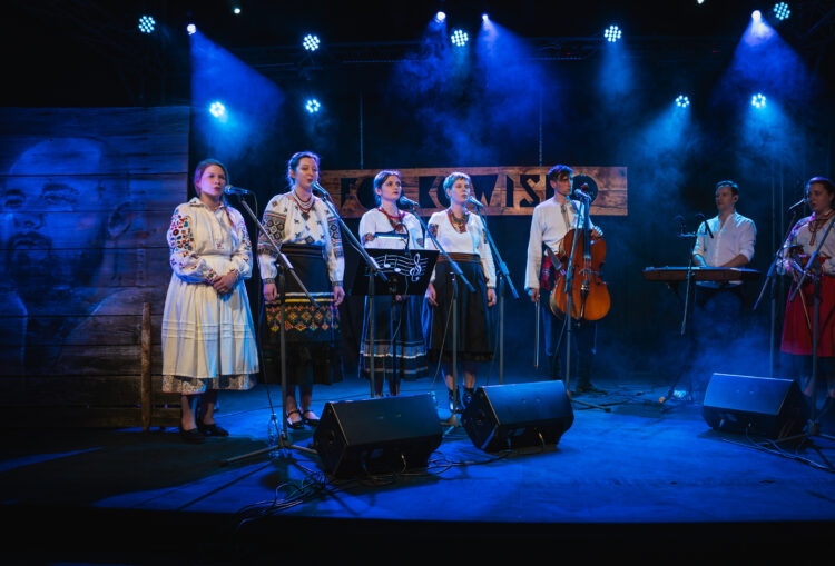 Koncert zespołu Krajka w Polskim Radiu Rzeszów (fotogaleria, video) 1 - Polskie Radio Rzeszów Koncert zespołu Krajka w Polskim Radiu Rzeszów (fotogaleria, video)