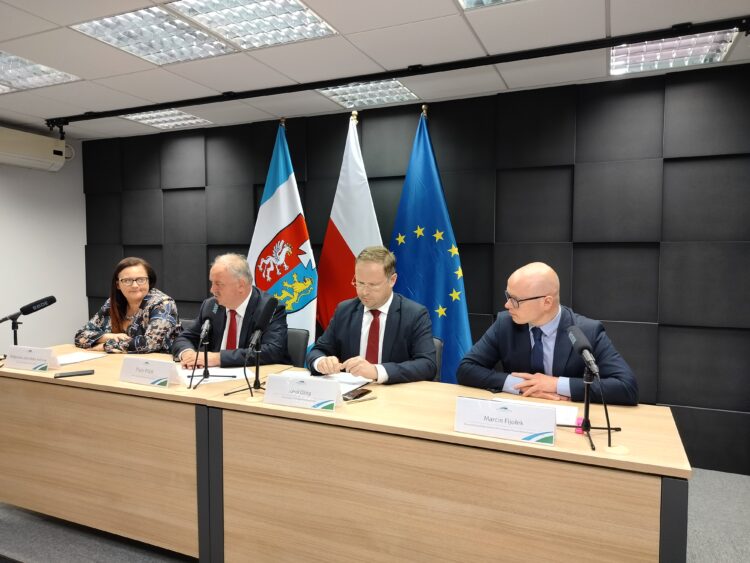 Miliony na badania i rozwój oraz lokalne społeczności 1 - Polskie Radio Rzeszów Miliony na badania i rozwój oraz lokalne społeczności