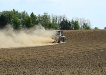 IUNG: Susza rolnicza na&nbsp;terenie 15 województw w&nbsp;Polsce