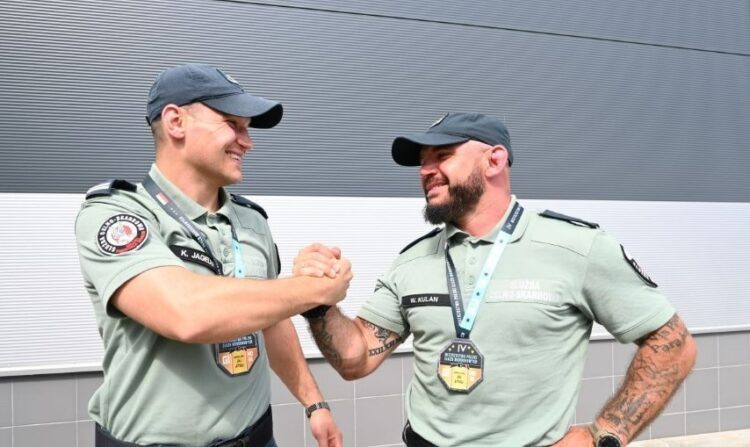 Funkcjonariusze podkarpackiej KAS mistrzami w Jiu-Jitsu