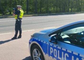Osiemnastolatek jechał BMW 120 km/h. Stracił prawo jazdy