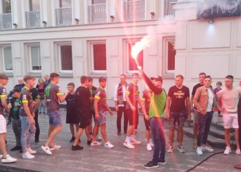 Piłka nożna. Stalowa Wola świętowała awans piłkarzy do&nbsp;pierwszej ligi