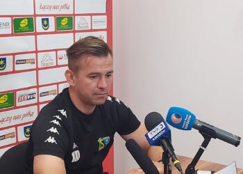 Piłka nożna. Siarka Tarnobrzeg remisem pożegnała swych kibiców