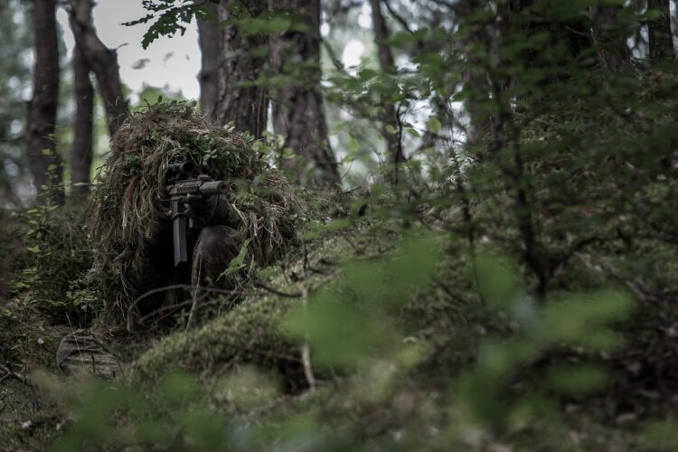 Białoruś: Dzieci ćwiczą taktykę bojową z adeptem Grupy Wagnera