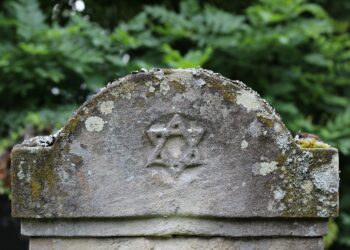 Od&nbsp;poniedziałku otwarte bramy żydowskiego cmentarza