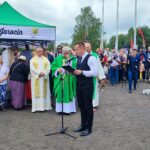 Pomnik w Domostawie, upamiętnienie ludobójstwa na Wołyniu (zdjęcia) - Polskie Radio Rzeszów