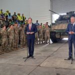 Brzeziński i Tusk odwiedzili żołnierzy w Jasionce 2 - Polskie Radio Rzeszów Brzeziński i Tusk odwiedzili żołnierzy w Jasionce - Polskie Radio Rzeszów