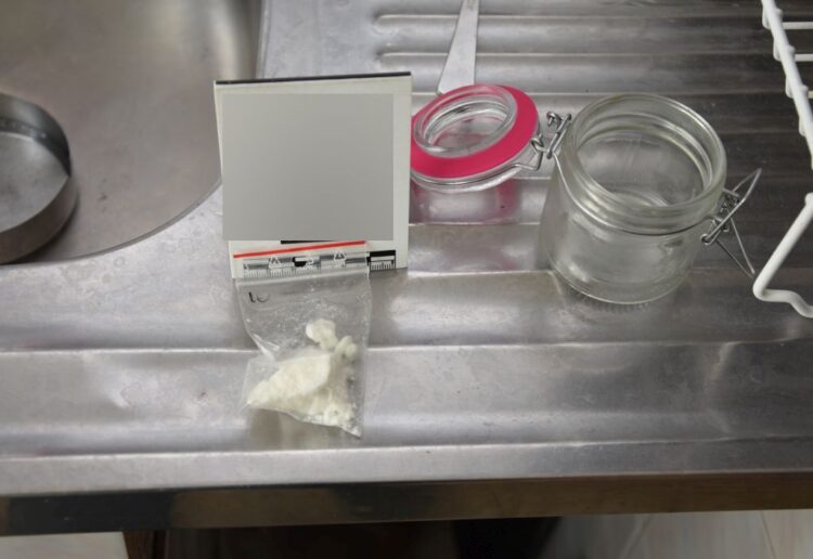 W lodówce obok jedzenie mieli mefedron i metemfetaminę 1 - Polskie Radio Rzeszów W lodówce obok jedzenie mieli mefedron i metemfetaminę