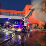 Drugi dzień walki z pożarem Merkury Market w Krośnie (zdjęcia) 6 - Polskie Radio Rzeszów Drugi dzień walki z pożarem Merkury Market w Krośnie (zdjęcia) - Polskie Radio Rzeszów