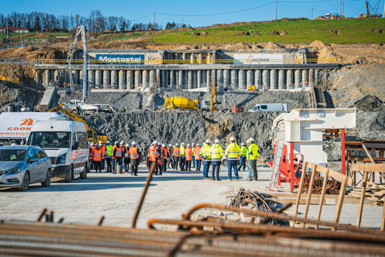 S19 Rzeszów-Babica. Maszyna gotowa do drążenia tunelu 1 - Polskie Radio Rzeszów S19 Rzeszów-Babica. Maszyna gotowa do drążenia tunelu