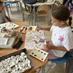 Wolontariusze z Ameryki Północnej uczą angielskiego w Rakszawie - Polskie Radio Rzeszów