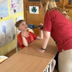 Wolontariusze z Ameryki Północnej uczą angielskiego w Rakszawie - Polskie Radio Rzeszów