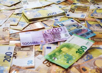 Badanie: Spada liczba zwolenników wejścia Polski do&nbsp;strefy euro